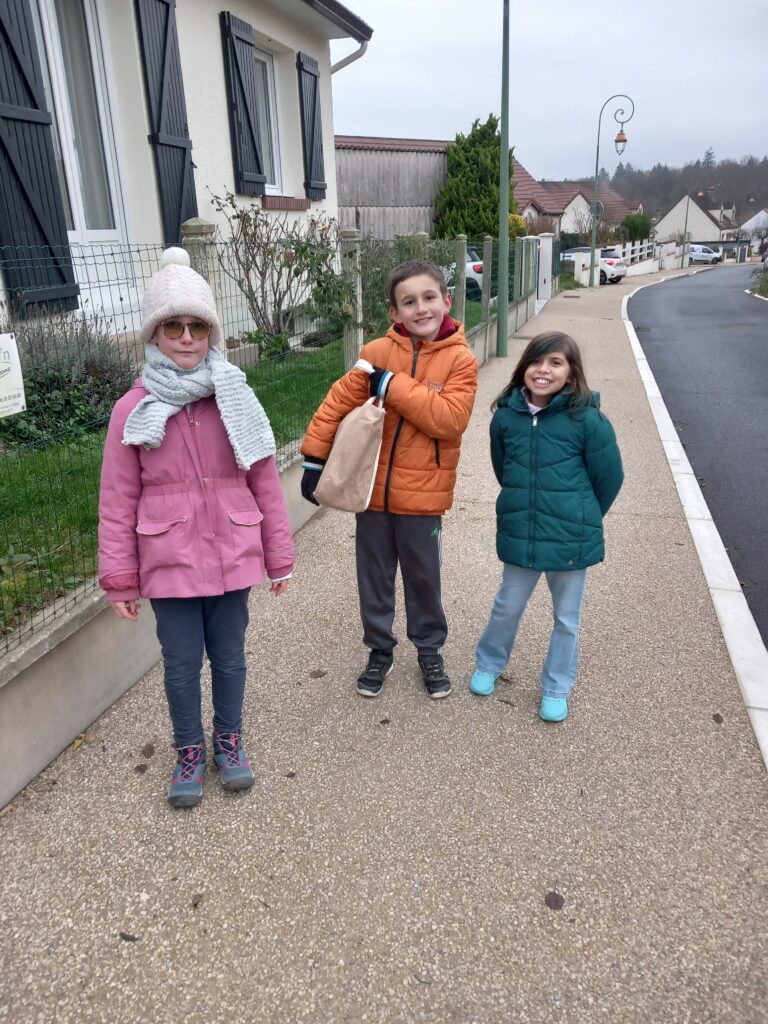 Les actions du CMJ en 2024 – 2025 - Distribution colis aux ainés